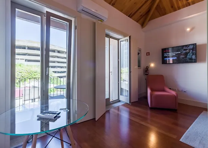 Near Trindade Oporto